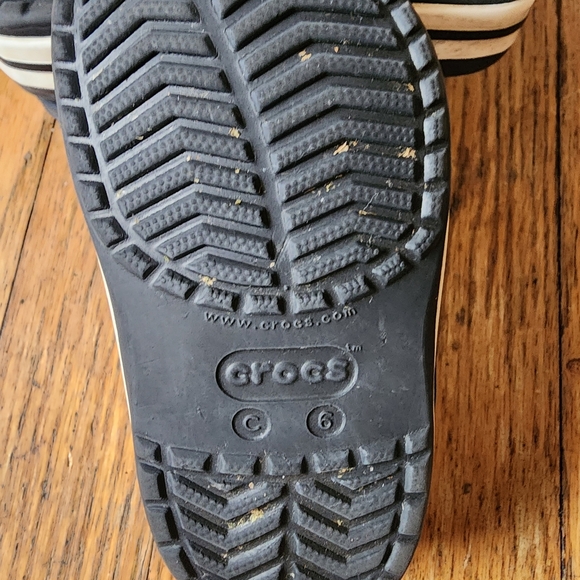 Kids Black Crocs Clogs - Picture 2 of 6